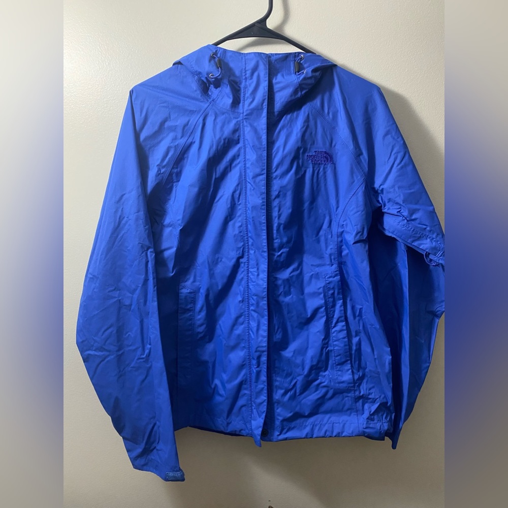 Women’s north face rain jacket size medium